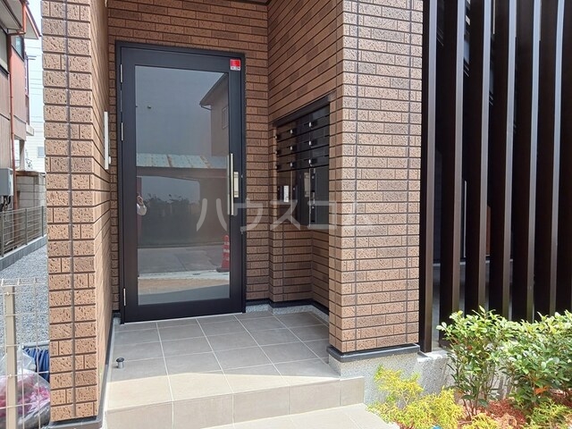 14/20 エントランス