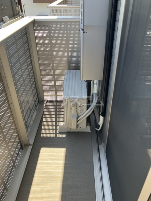 20/30 バルコニー