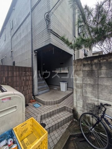 16/16 エントランス