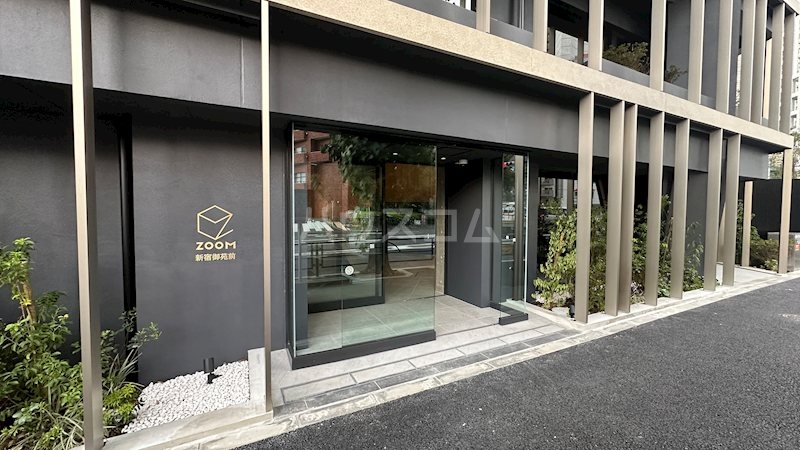 15/15 エントランス