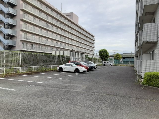 23/30 駐車場