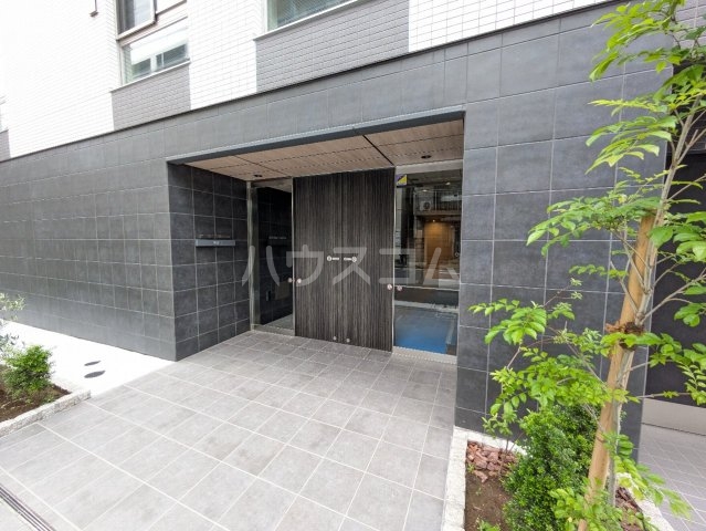 23/30 エントランス