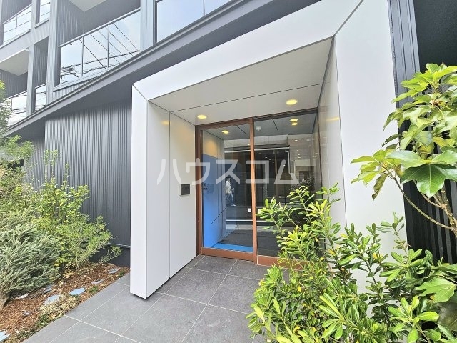 21/25 エントランス