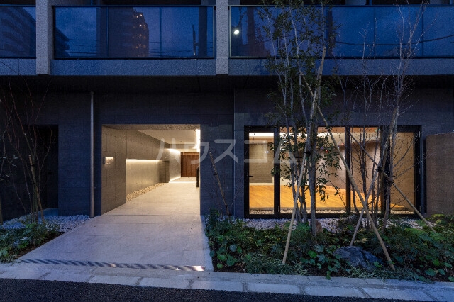 21/25 エントランス