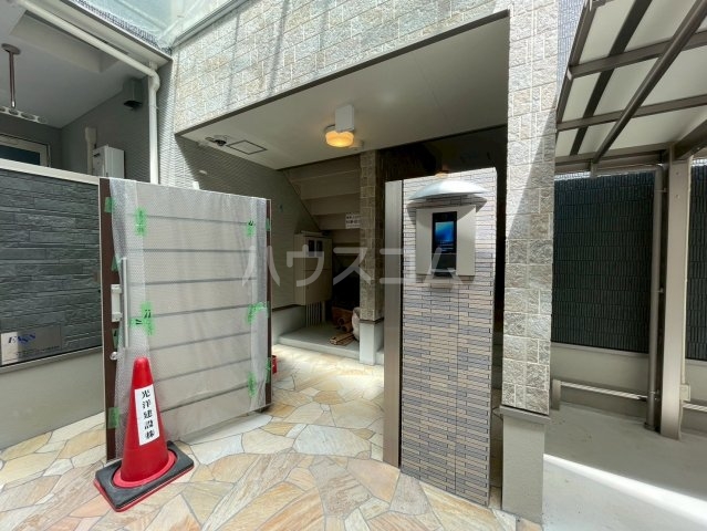 22/30 エントランス