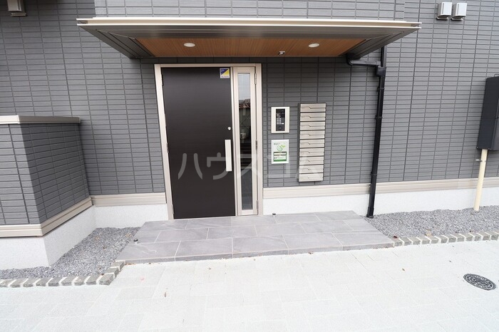 16/19 エントランス