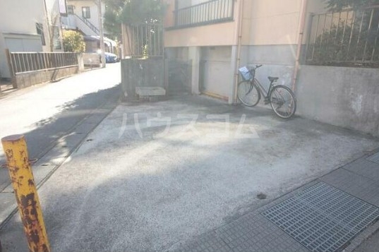 2/8 駐車場