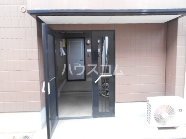 17/25 エントランス