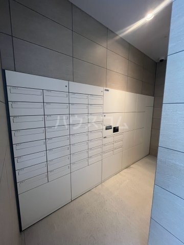 28/30 エントランス