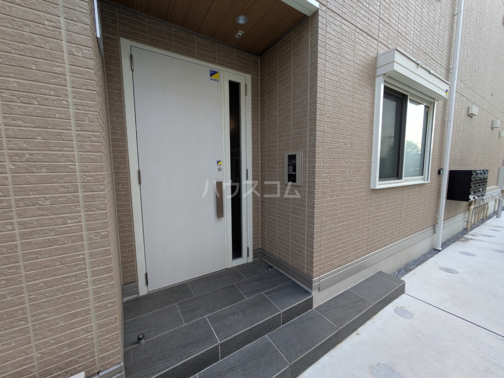 2/3 エントランス