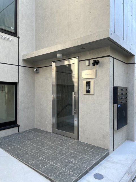 26/30 エントランス