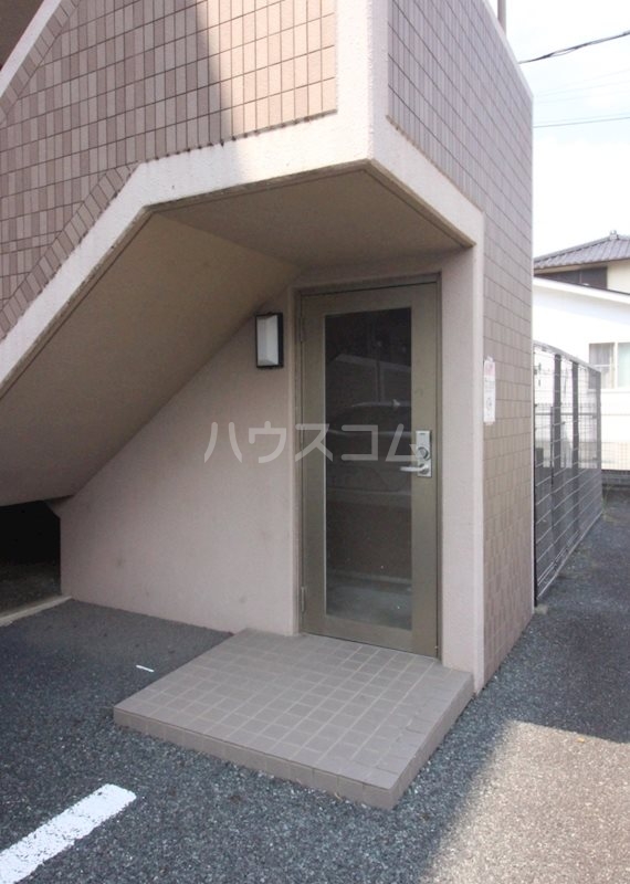 22/24 エントランス