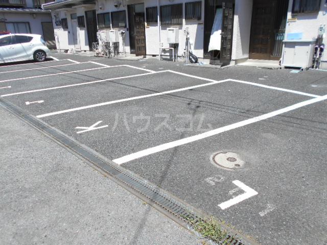 28/30 駐車場