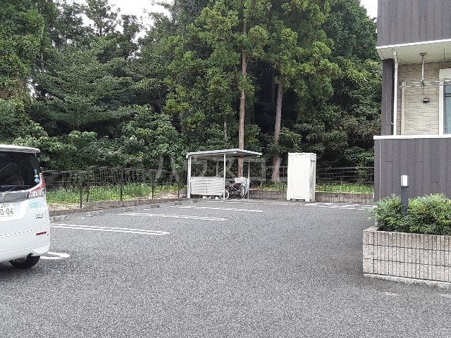 22/28 駐車場