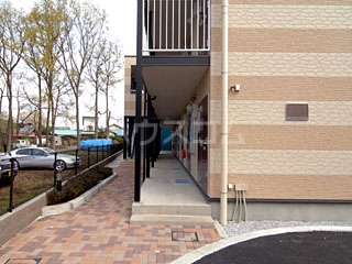 2/2 エントランス