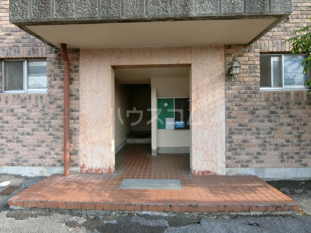 21/26 エントランス