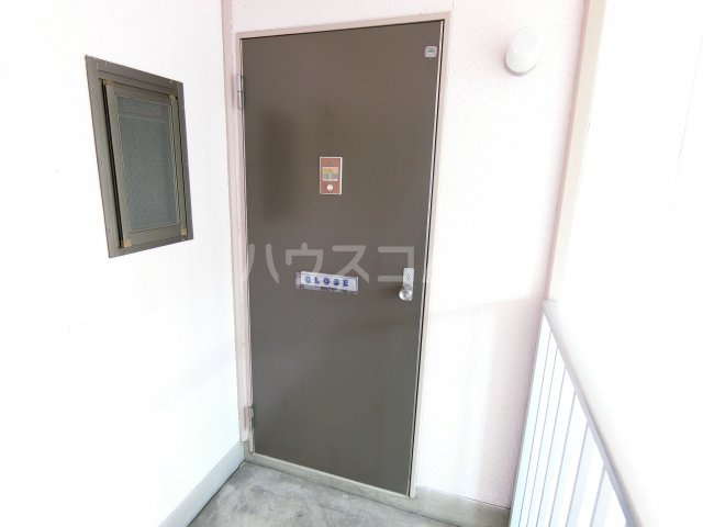 14/28 玄関