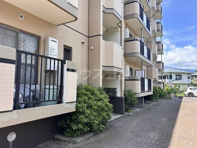 28/30 エントランス