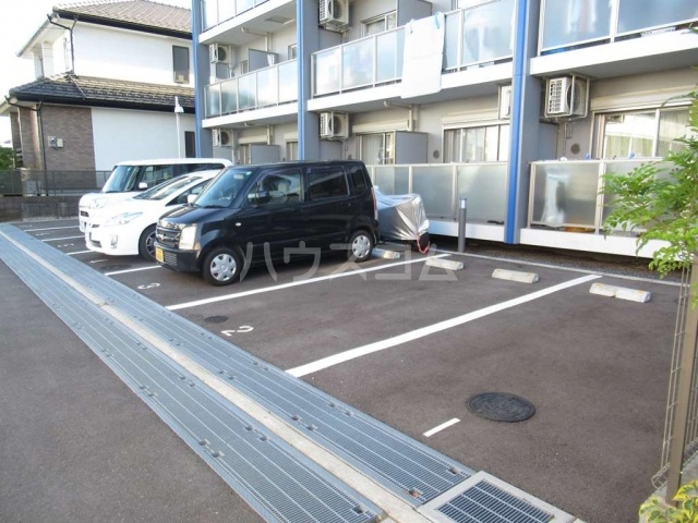 14/15 駐車場
