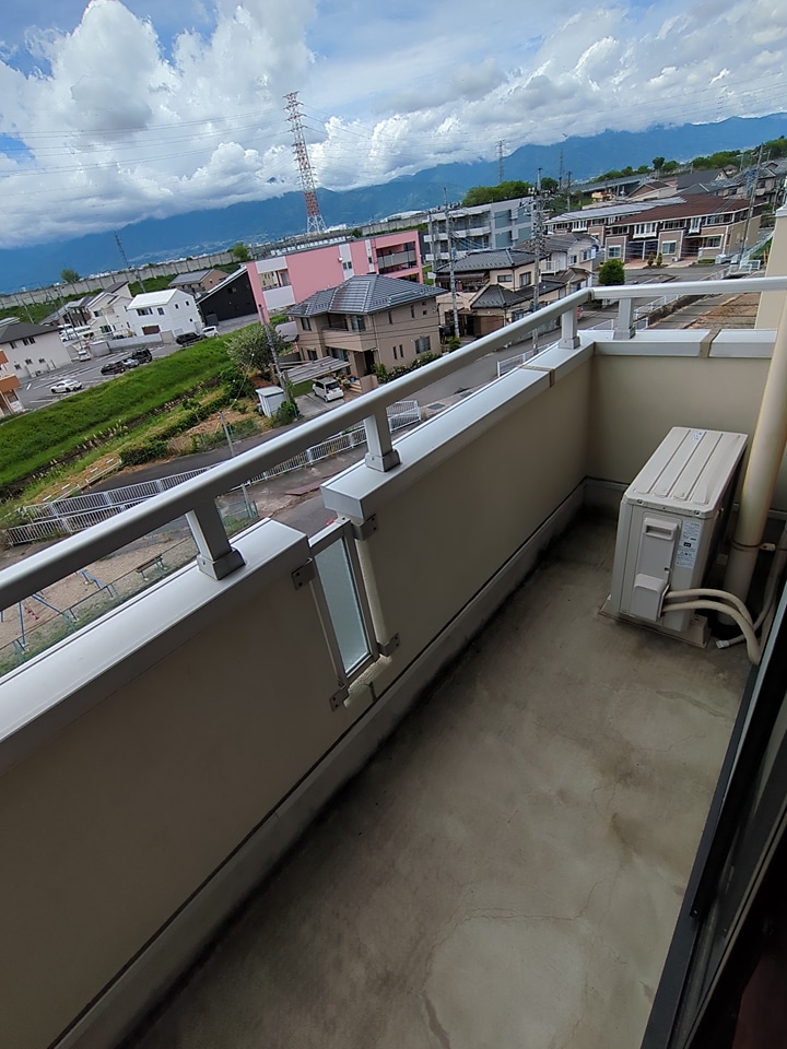 23/28 バルコニー