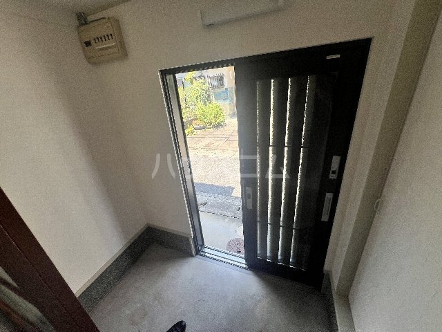 13/30 玄関