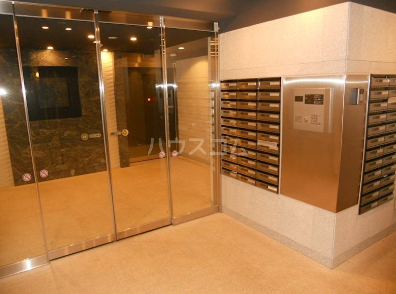 14/22 エントランス