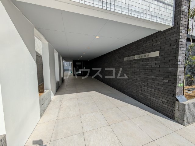 28/30 エントランス