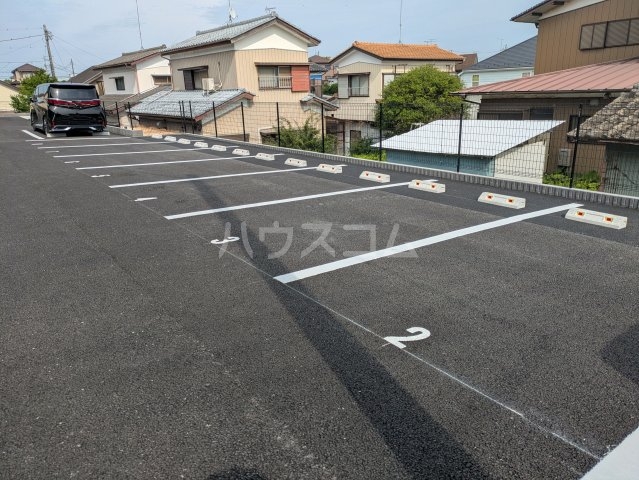 2/3 駐車場