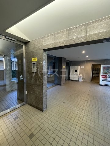 21/25 エントランス