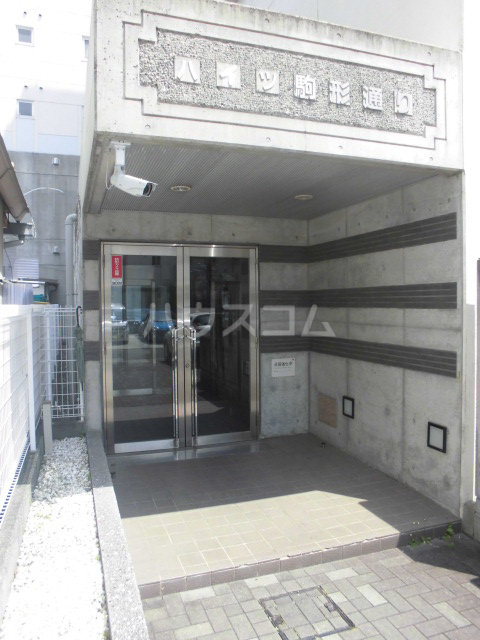 27/30 エントランス