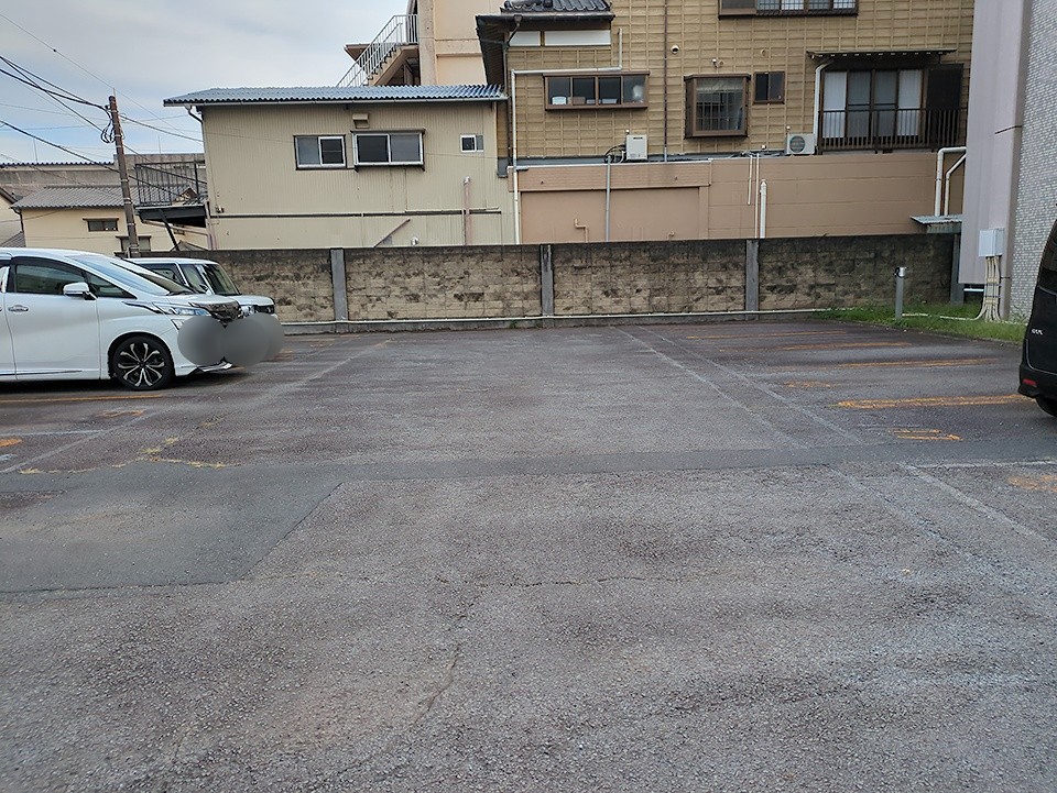 23/24 駐車場
