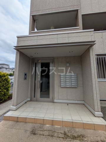 21/26 エントランス