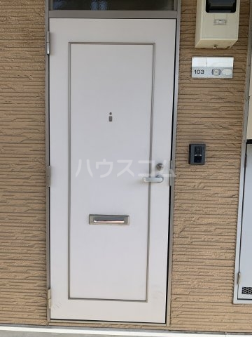 16/26 エントランス