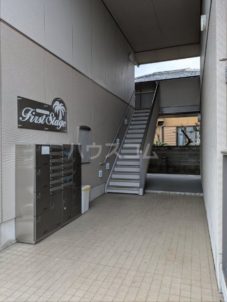 22/30 エントランス