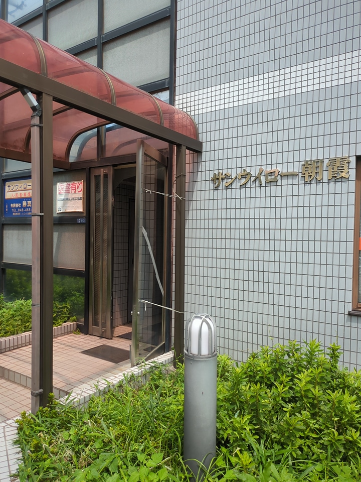 21/28 エントランス