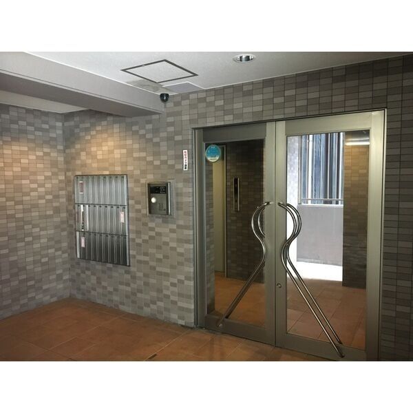 15/19 エントランス