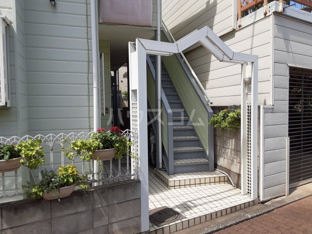 25/30 エントランス