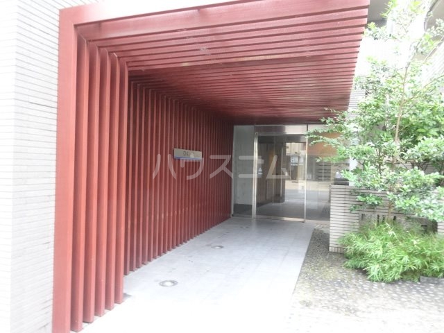20/30 エントランス