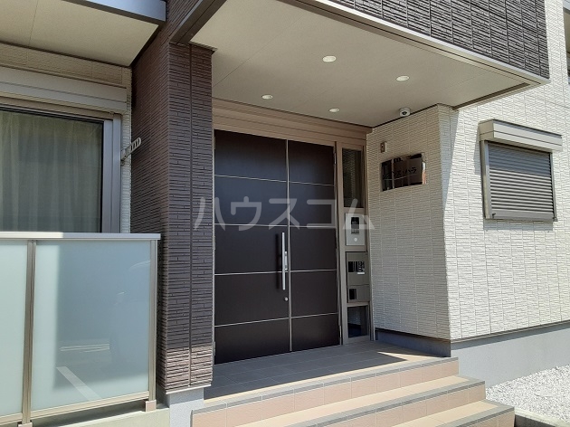 2/4 エントランス