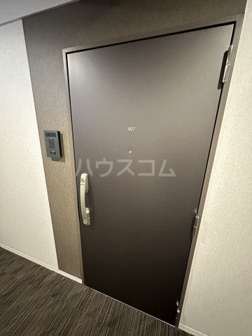 27/30 エントランス