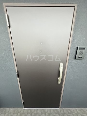 26/30 エントランス