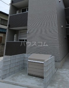 21/30 エントランス