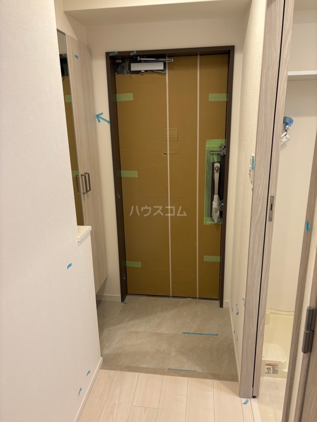 14/30 玄関