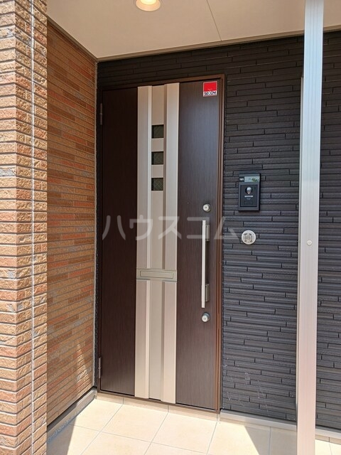 16/23 エントランス