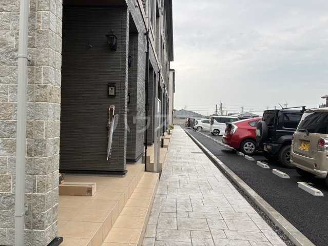 27/30 駐車場