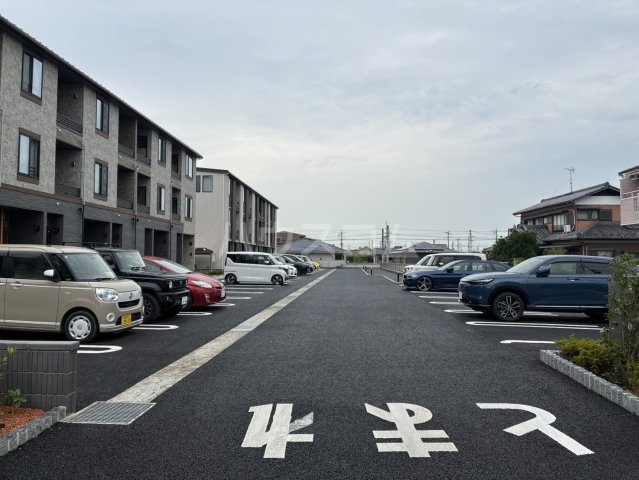 28/30 駐車場