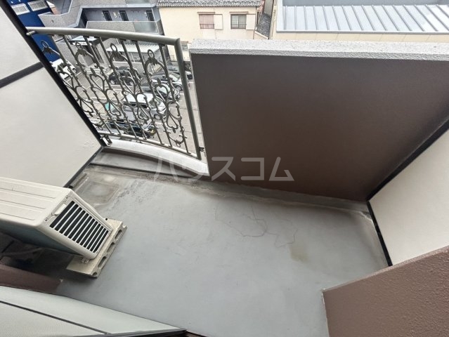 17/27 バルコニー