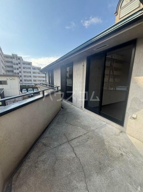 16/23 バルコニー