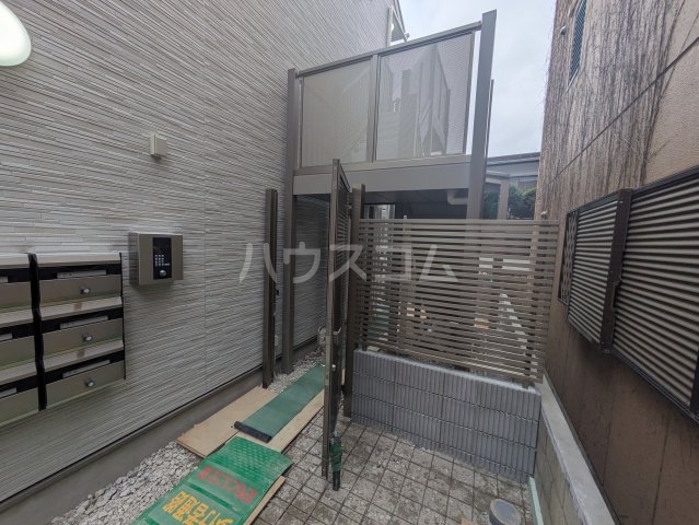 19/29 エントランス