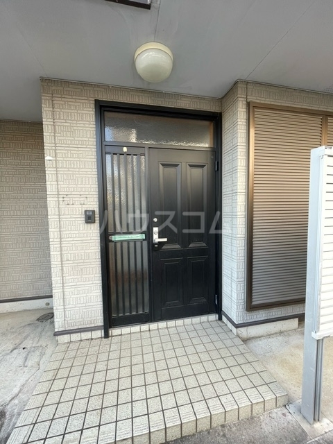 26/30 エントランス